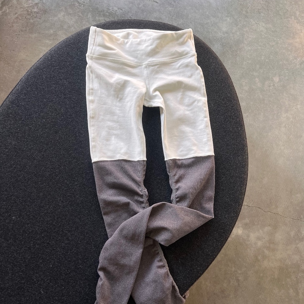 ALO Yoga // AIRBRUSH Goddess Legging // Discontinued // Vintage // Grey-White